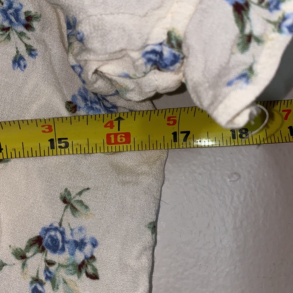 🪿Cottage Core American Eagle blue flowered top! - Picture 6 of 9